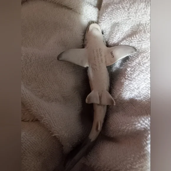 Vintage Shark Toy - Picture 4 of 11